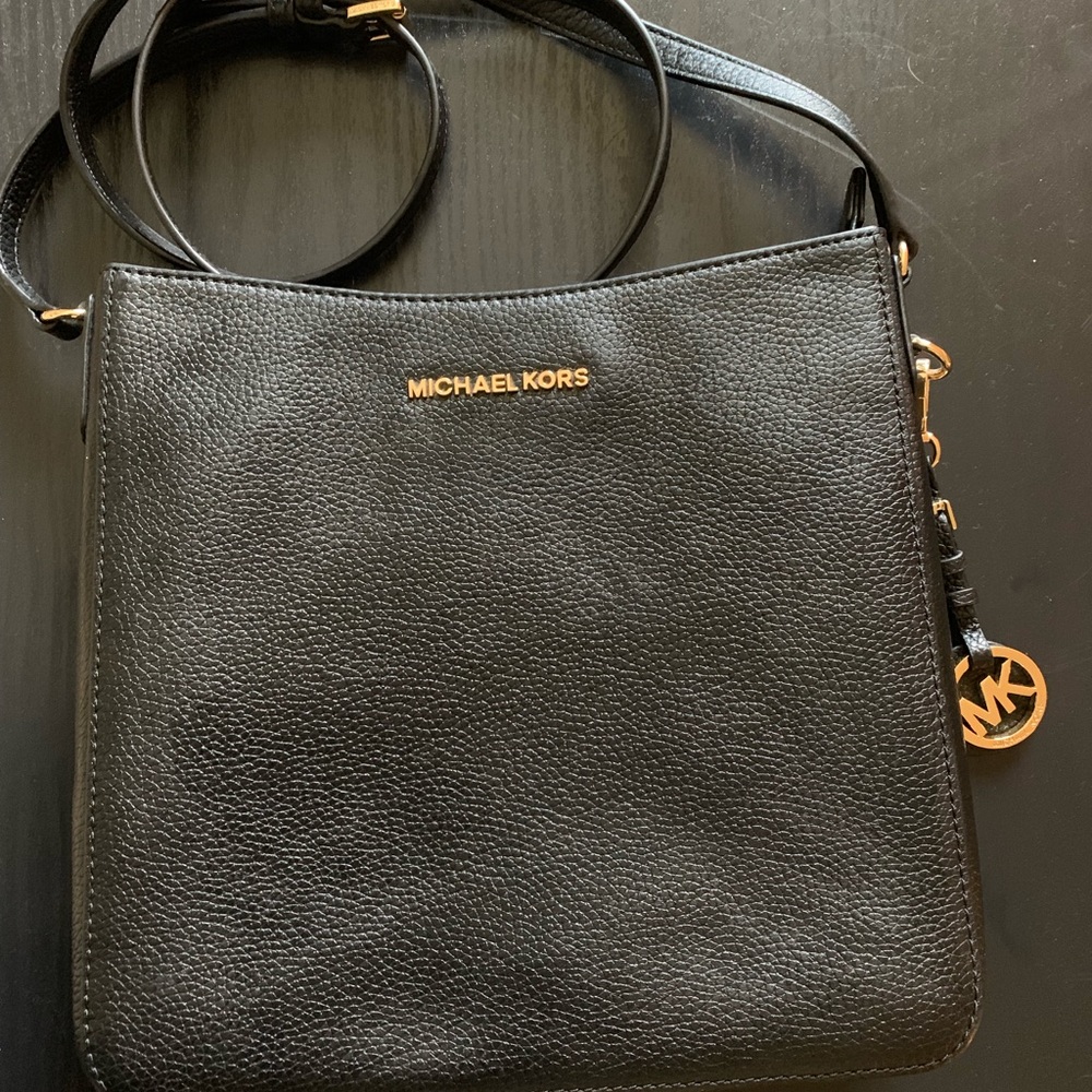 Michael Kors jet set travel LG messenger